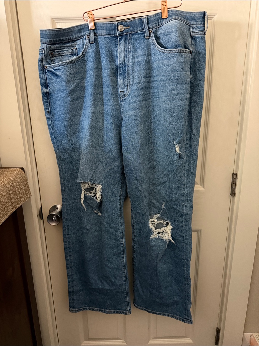 Distressed Light Blue Womenβs plus size Jeans
